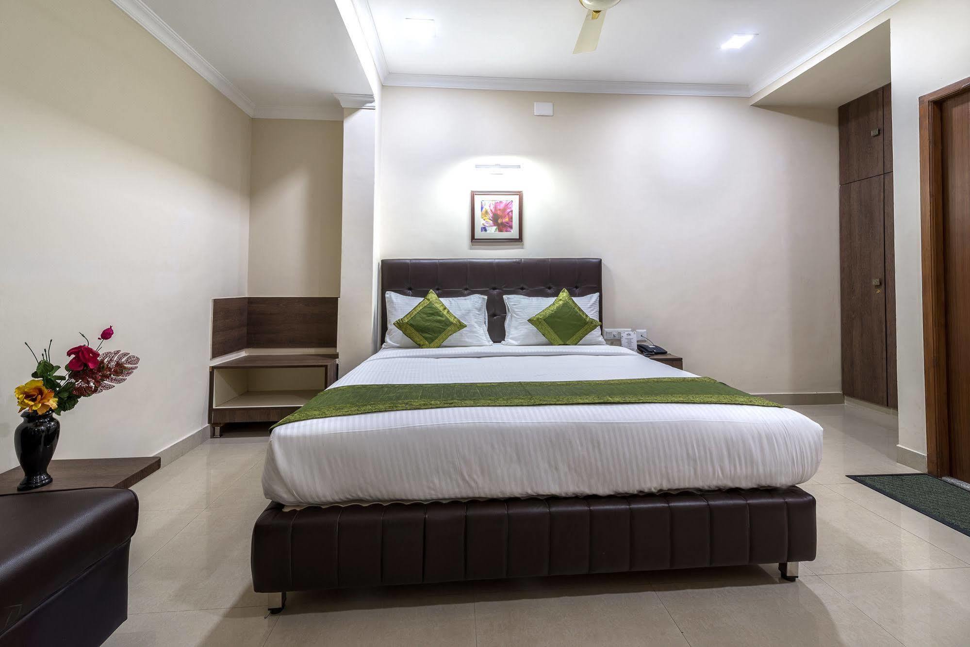 Hotel Mount Kailash Suites Chennai Exterior foto